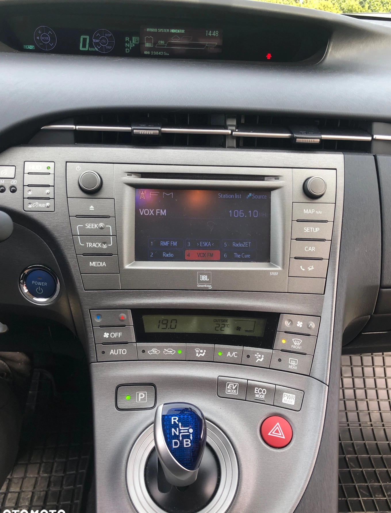 Toyota Prius cena 50500 przebieg: 238435, rok produkcji 2012 z Piaski małe 16